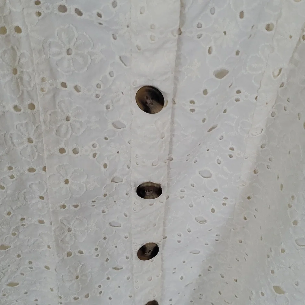 Cream Button-Down Eyelet Dress American Eagle Size Small Adjustable Button Strap - Picture 2 of 4